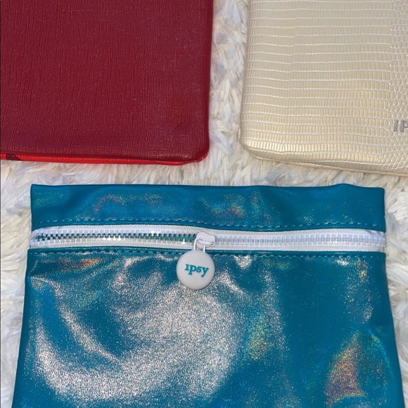 4 Ipsy bags - Picture 5 of 11